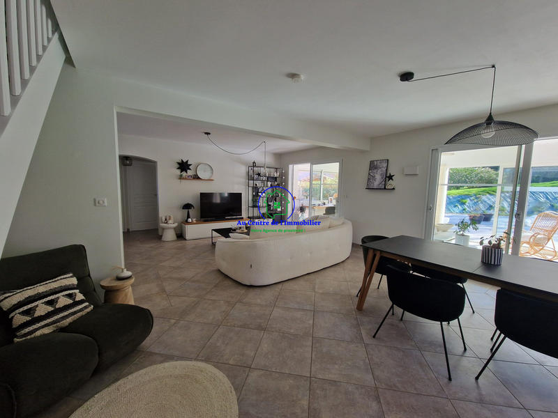 Villa - 164 m² - 8 pièces