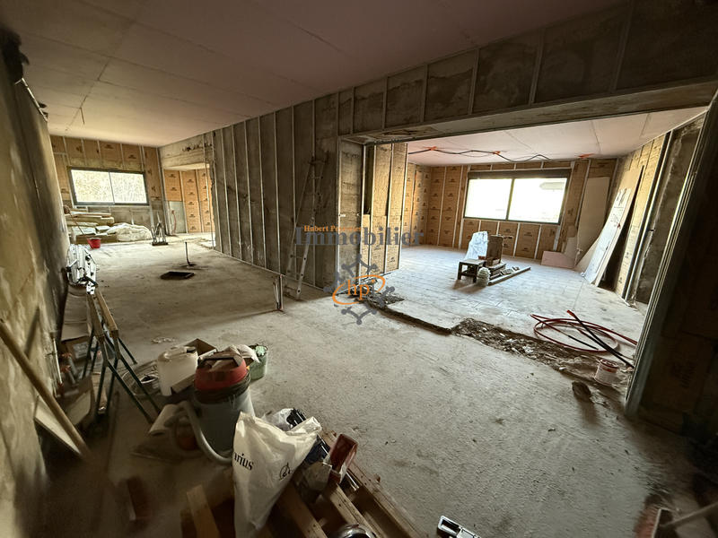 Local commercial - 110 m² - 1 pièce