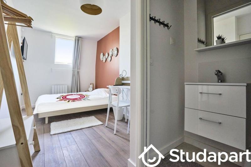 Chambre - 10 m² - 1 pièce