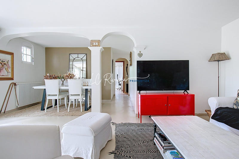 Villa - 259 m² - 10 pièces