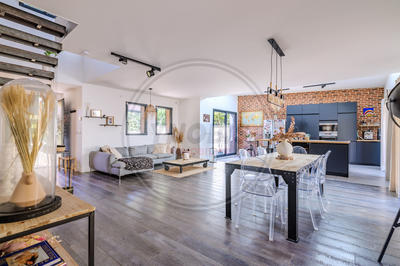 Maison - 161 m² - 6 pièces