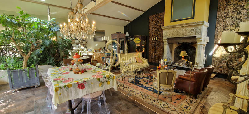 Maison - 208 m² - 7 pièces