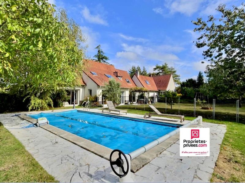 Maison - 235 m² - 8 pièces