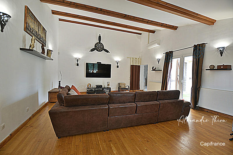 Maison - 330 m² - 10 pièces