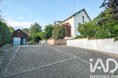 Maison - 142 m² - 8 pièces