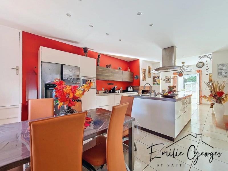 Maison - 345 m² - 7 pièces