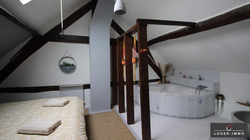 Maison - 302 m² - 9 pièces