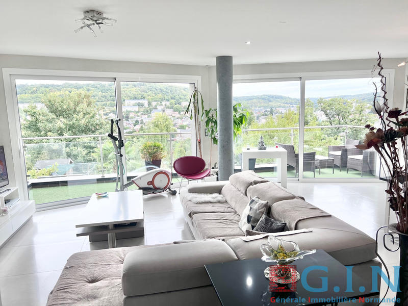 Propriété - 190 m² - 6 pièces