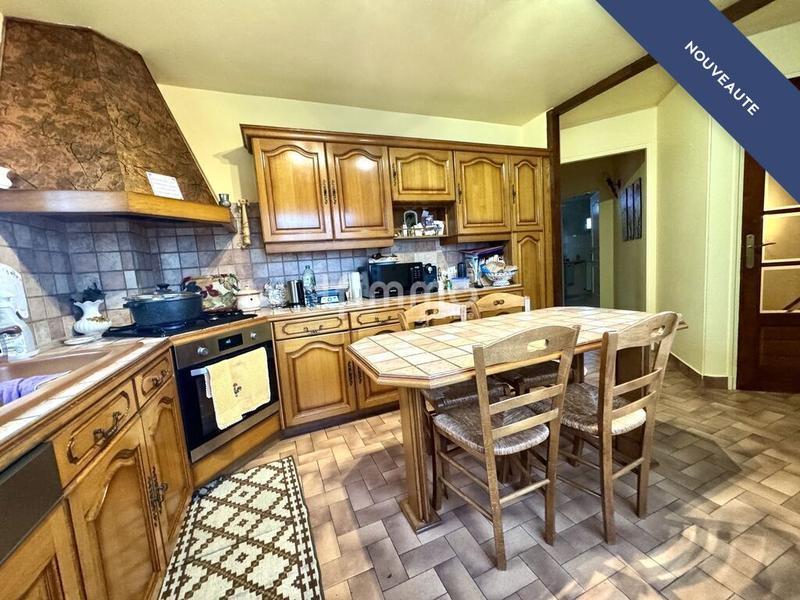 Maison - 198 m² - 7 pièces