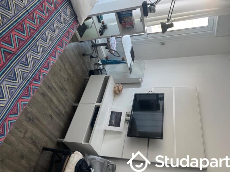 Chambre - 80 m² - 1 pièce