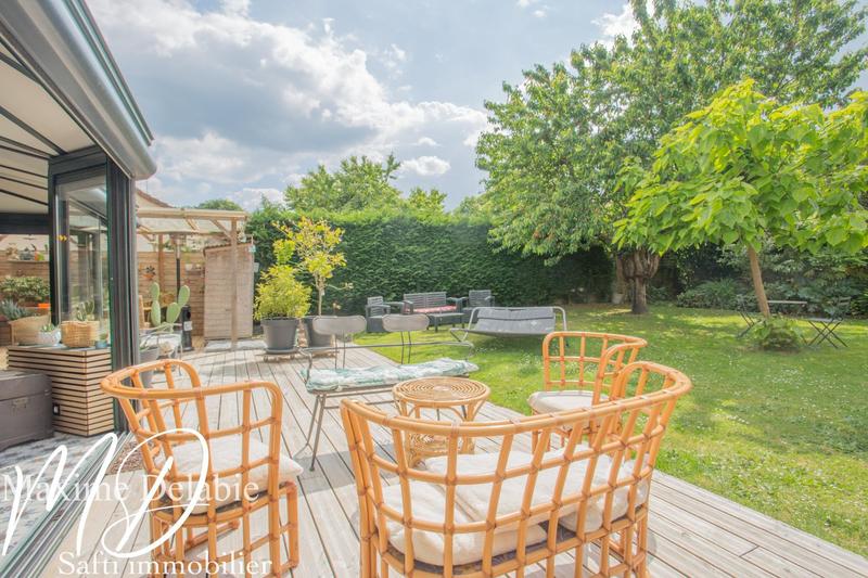 Maison - 180 m² - 8 pièces