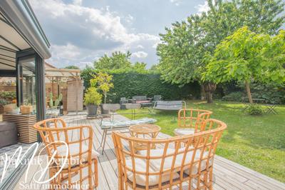 Maison - 180 m² - 8 pièces