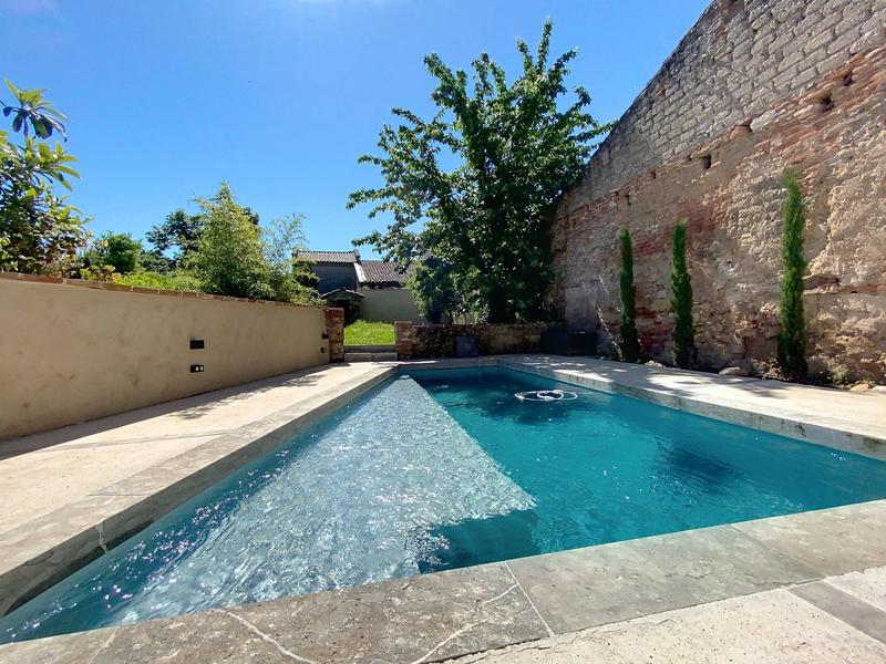 Maison - 263 m² - 7 pièces