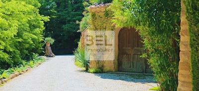 Mas - 571 m² - 24 pièces