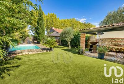 Maison - 315 m² - 10 pièces