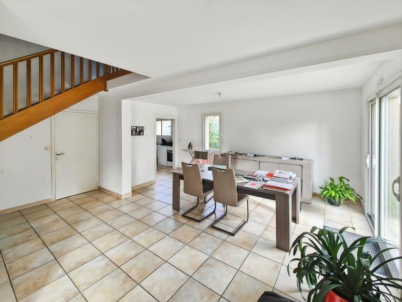 Maison - 98 m² - 4 pièces