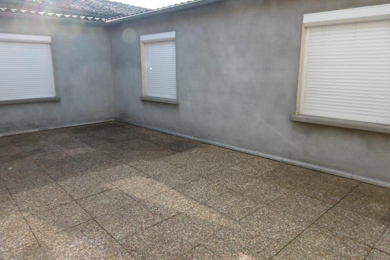 Maison - 300 m² - 12 pièces