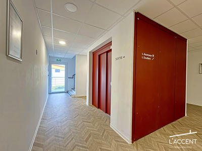 Local d'activités - 67 m² - 1 pièce