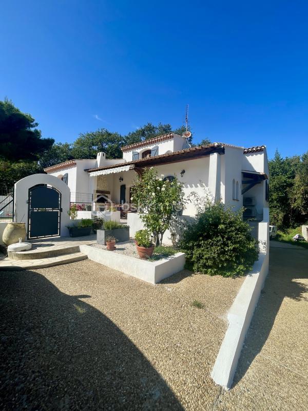 Propriété - 160 m² - 6 pièces