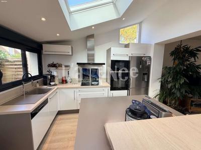 Maison - 188 m² - 8 pièces