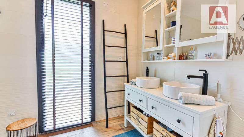 Maison - 137 m² - 4 pièces