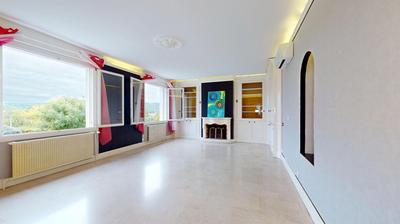 Maison - 182 m² - 8 pièces