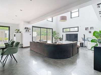 Maison - 174 m² - 7 pièces