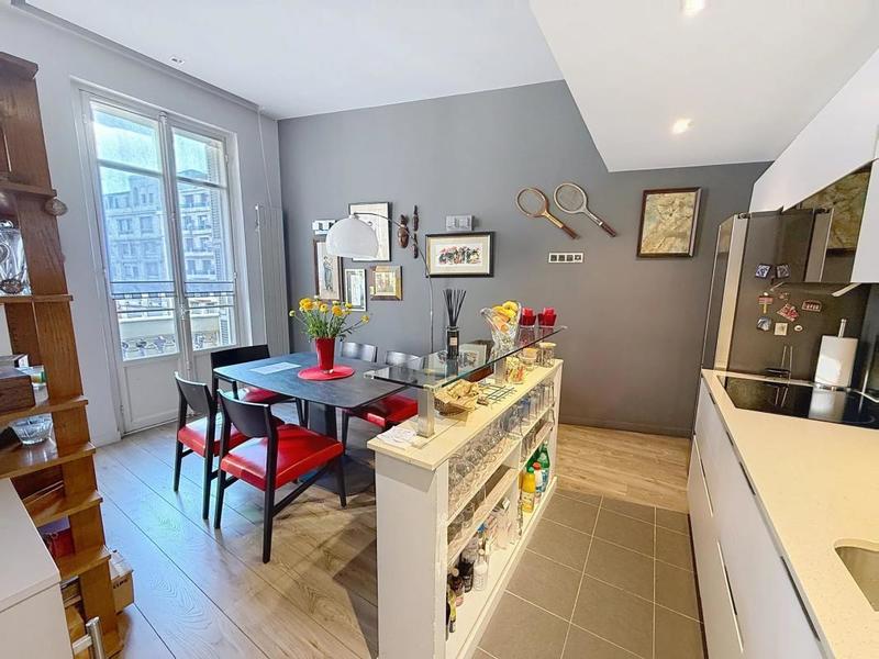 Appartement - 95 m² - 3 pièces