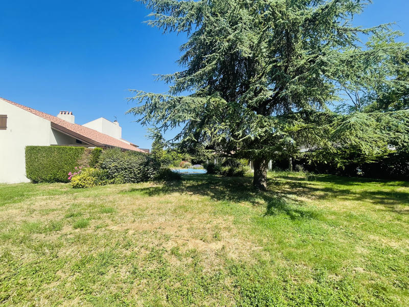 Maison - 275 m² - 8 pièces