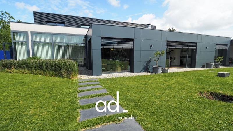 Maison contemporaine - 271 m² - 8 pièces