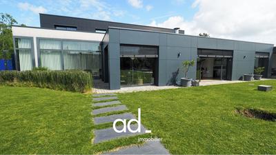 Maison contemporaine - 271 m² - 8 pièces