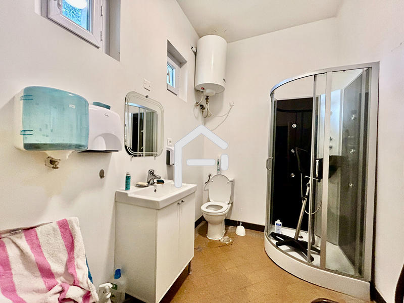 Local d'activités - 90 m²