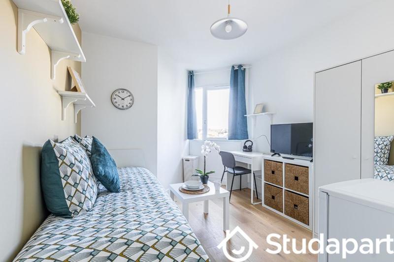 Chambre - 10 m² - 1 pièce