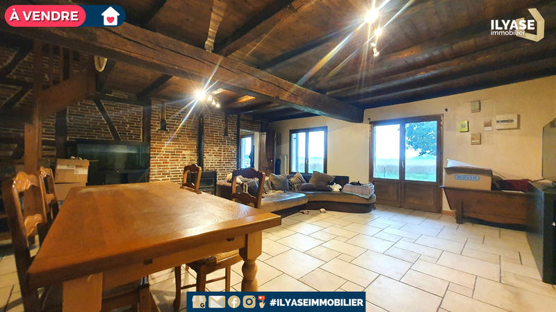 Maison - 220 m² - 8 pièces