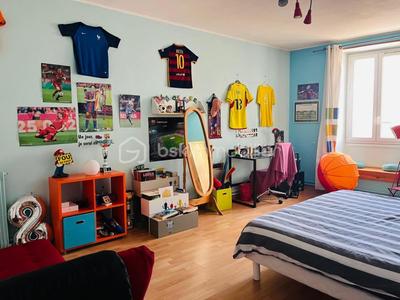 Maison - 245 m² - 8 pièces