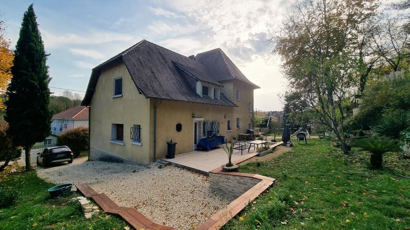 Maison - 186 m² - 6 pièces