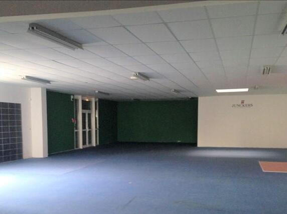 Local commercial - 1 056 m²