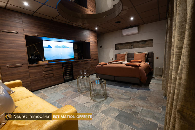 Appartement - 316 m² - 8 pièces