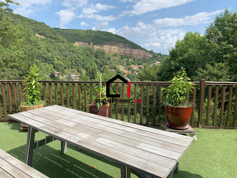 Maison - 229 m² - 7 pièces