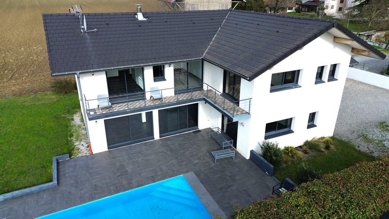 Maison contemporaine - 243 m² - 6 pièces