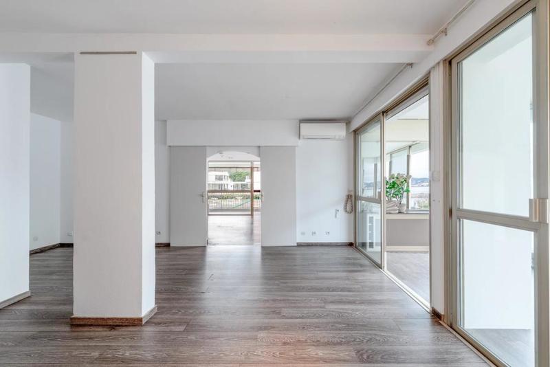 Appartement - 110 m² - 4 pièces