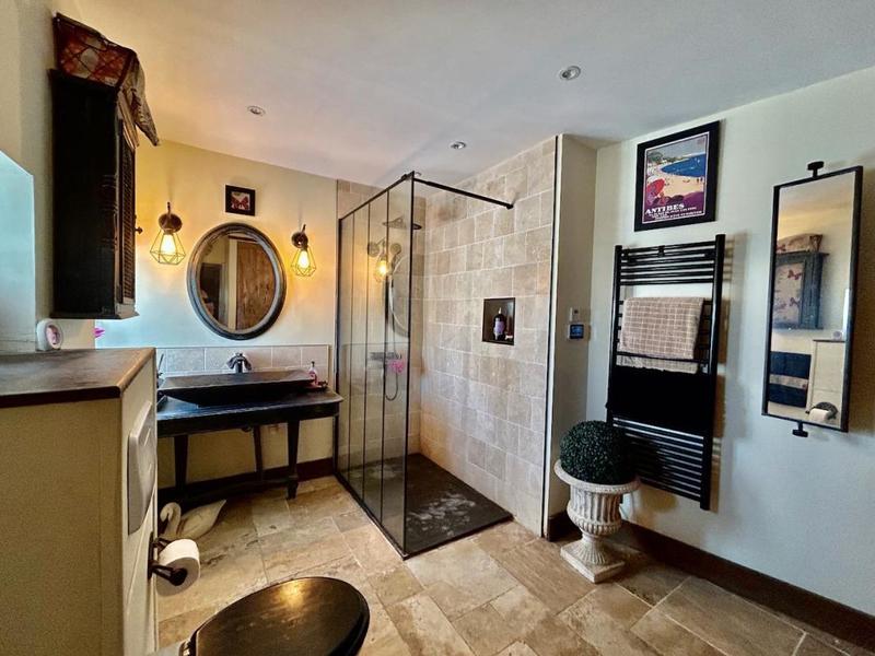 Maison - 511 m² - 24 pièces