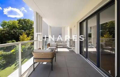 Appartement - 83 m² - 2 pièces