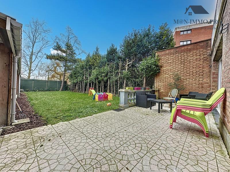 Maison traditionnelle - 205 m² - 6 pièces