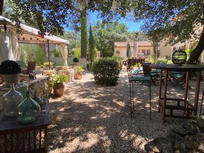 Maison - 275 m² - 10 pièces