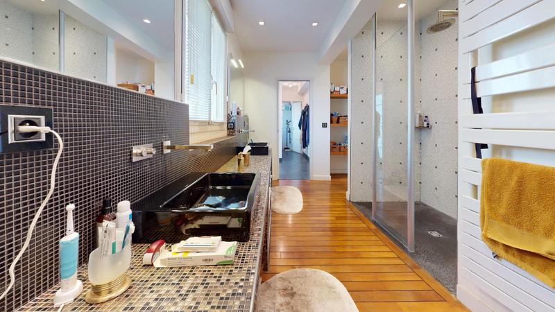 Maison - 252 m² - 6 pièces