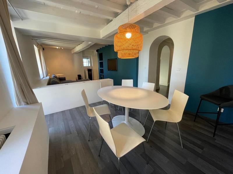 Maison - 300 m² - 8 pièces