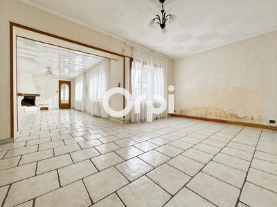 Maison - 98 m² - 4 pièces