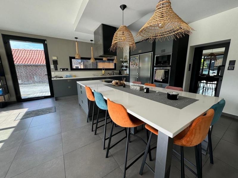 Maison - 180 m² - 4 pièces