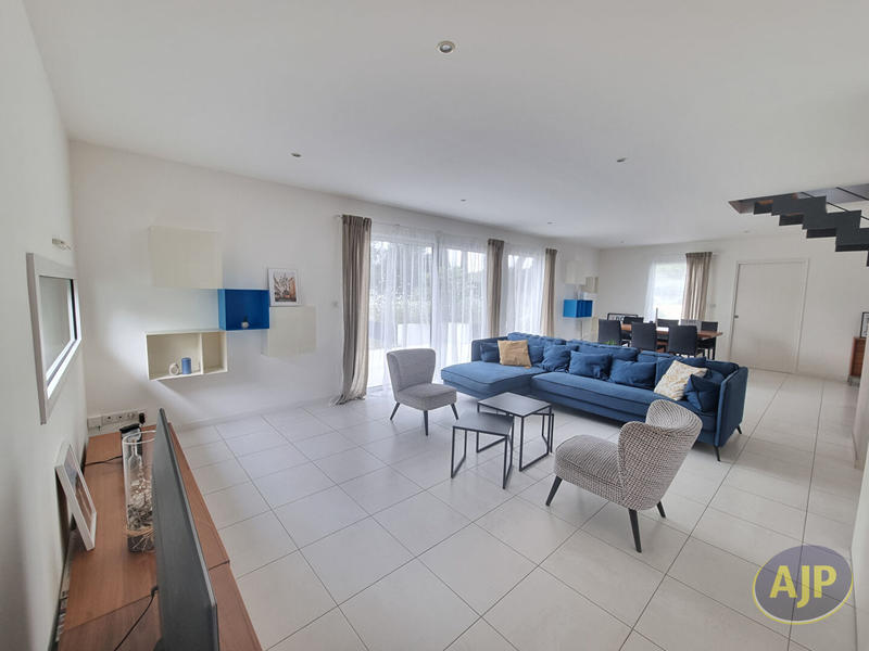 Maison - 155 m² - 6 pièces